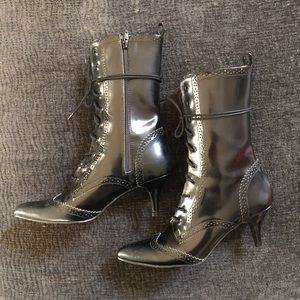 Pointed toe granny boot